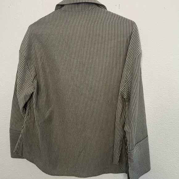 Elce Swim top long sleeve sz small gray striped Button Down - Picture 6 of 9